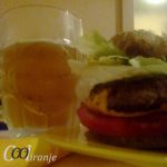 Čizburger sa mladim krompirom u slanini - slika 2